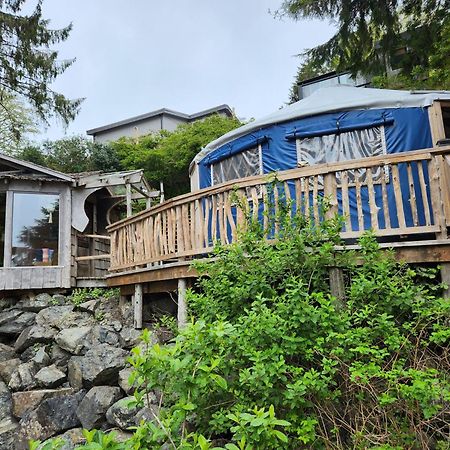 Lunar Cove Inn Charters And Tours Tofino Kültér fotó