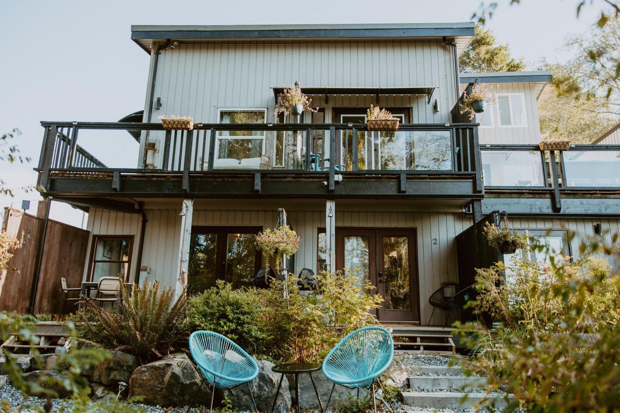 Lunar Cove Inn Charters And Tours Tofino Kültér fotó