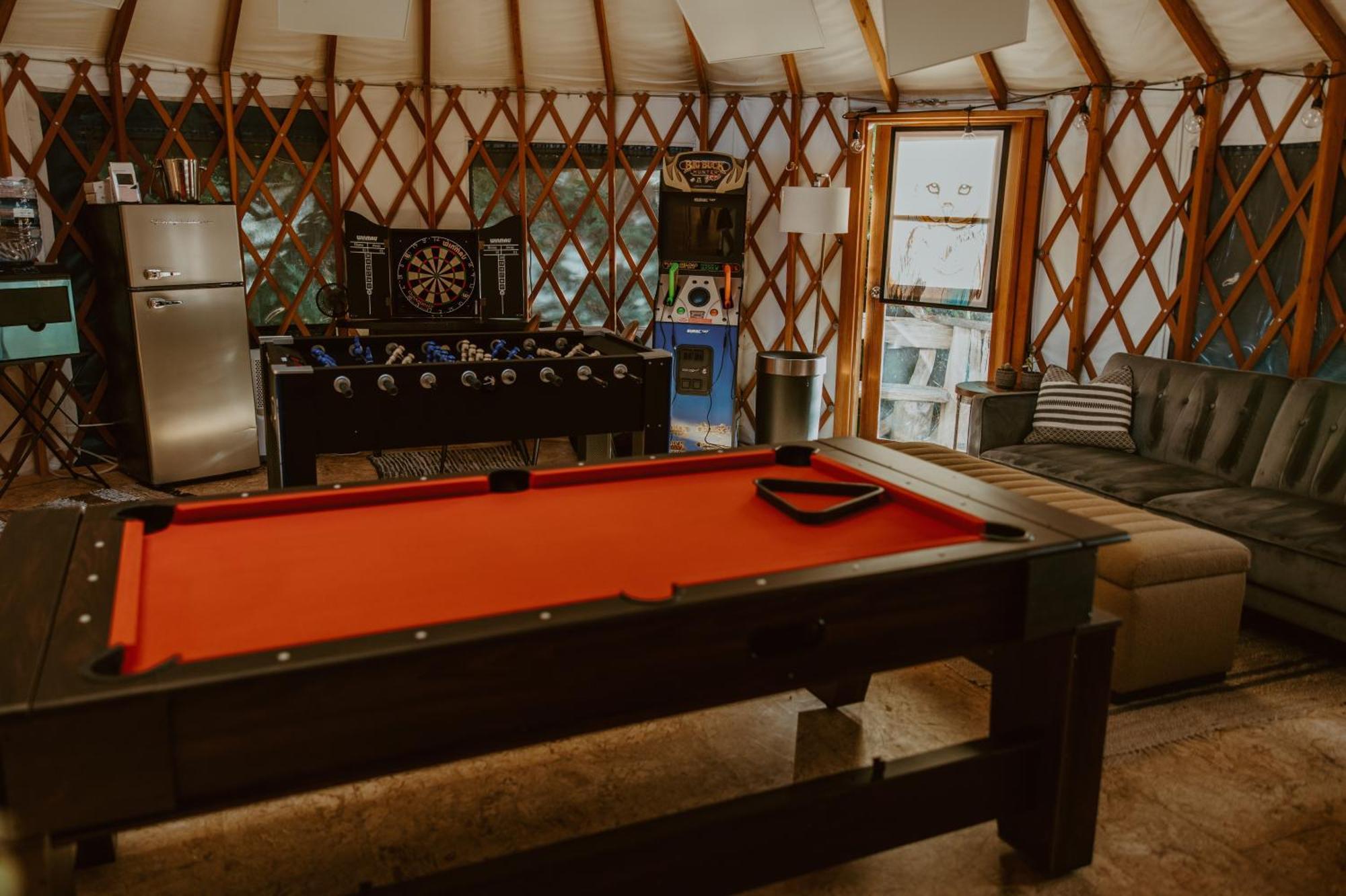 Lunar Cove Inn Charters And Tours Tofino Kültér fotó