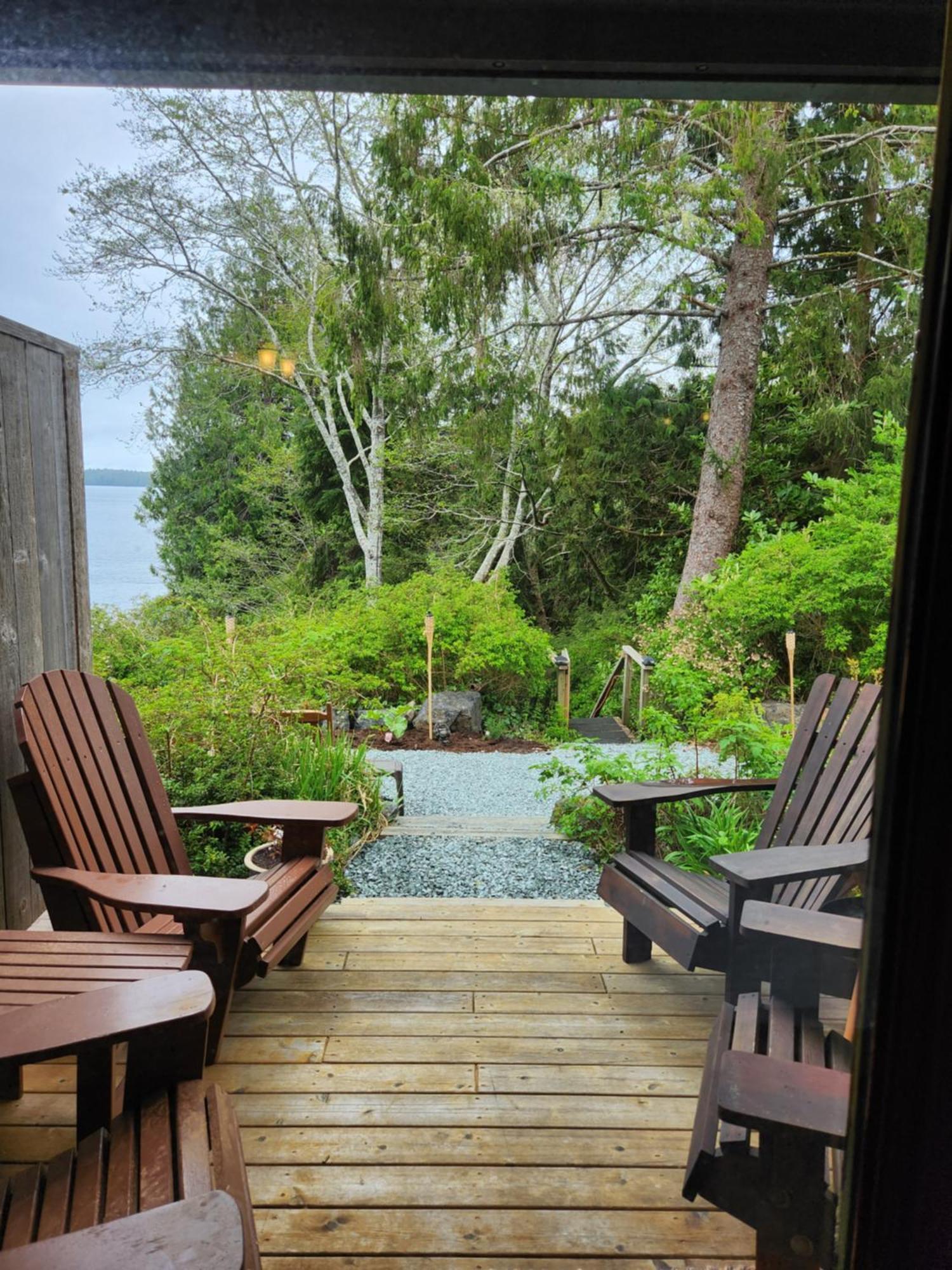 Lunar Cove Inn Charters And Tours Tofino Kültér fotó