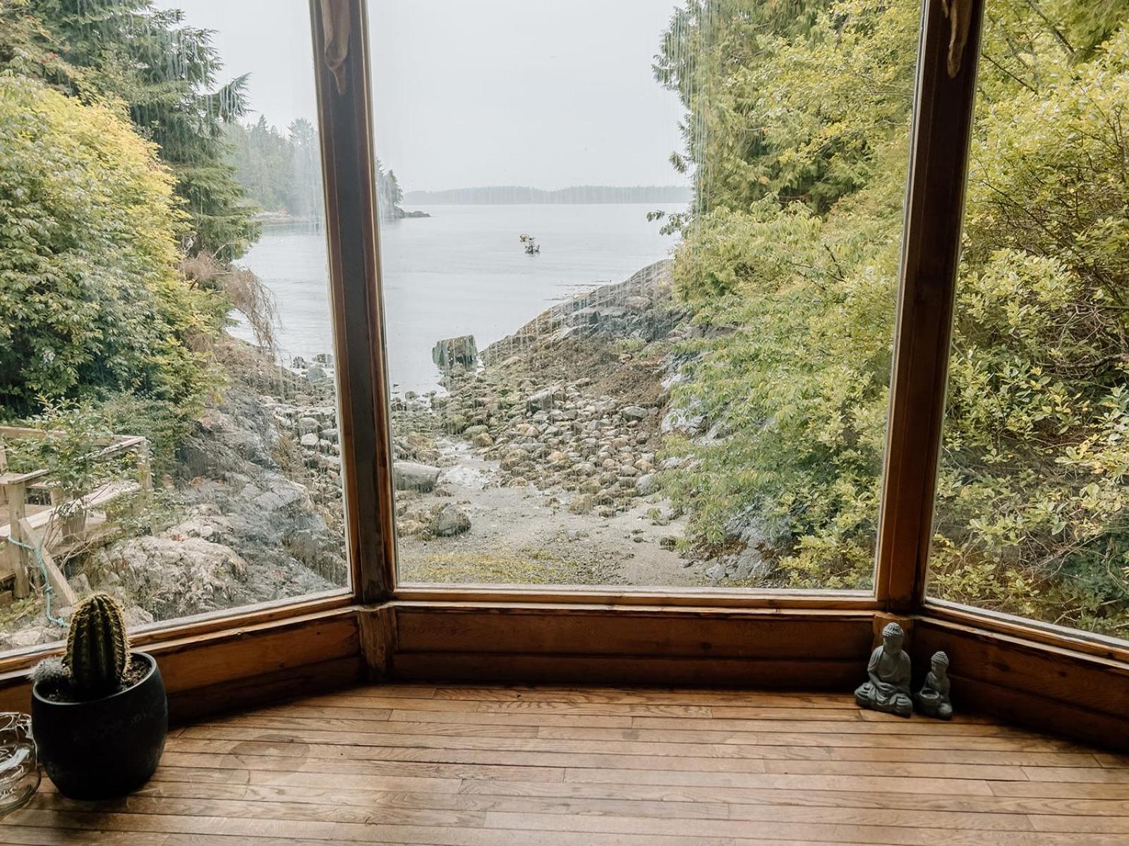 Lunar Cove Inn Charters And Tours Tofino Kültér fotó