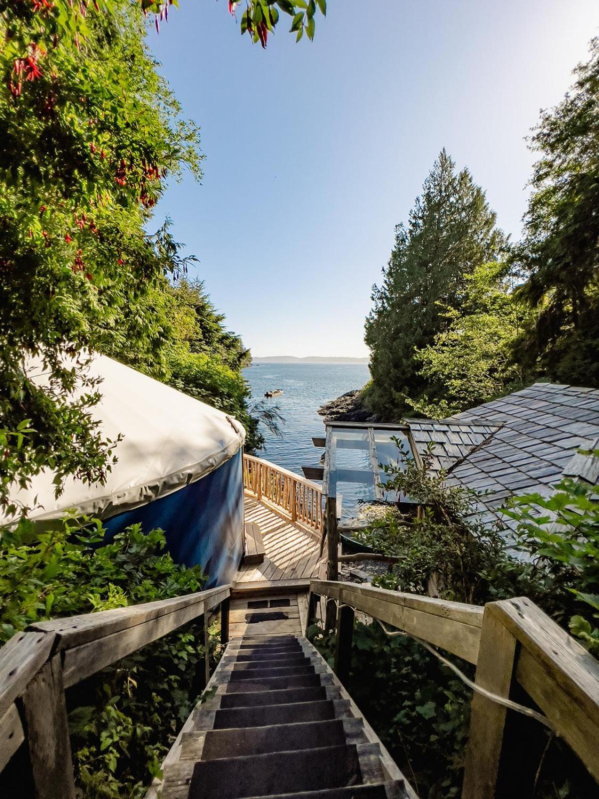 Lunar Cove Inn Charters And Tours Tofino Kültér fotó
